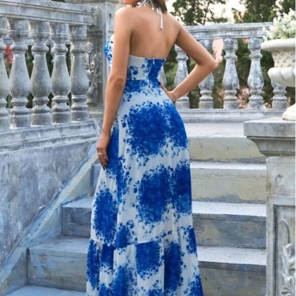 BLUE AND WHITE FLORAL ALL OVER PRINT, BACKLESS, LACE UP , TIE BACK , CAM… - Picture 2 of 9